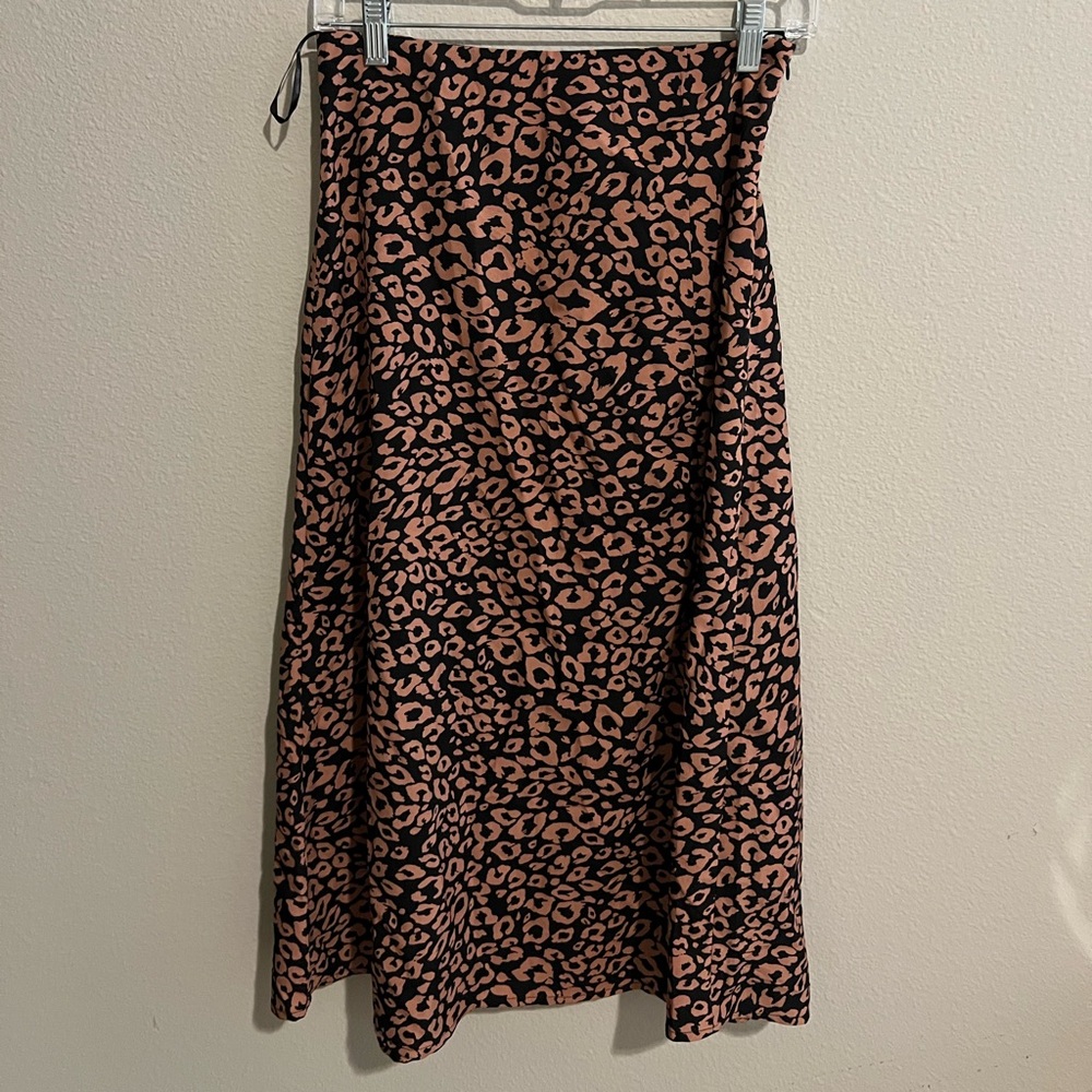 Cheetah midi skirt. Size XS.
